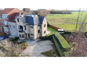 Maison 3 façades–5 chambres–Panneaux solaires–Parking privé