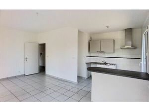 Location appartement  m² T-3 à Saint-Cyr-sur-Loire  860 €