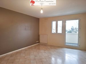 VINGT MINUTES A PIED DE LA GARE