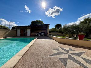 Vente maison 9 pièces 170 m² Uzès (30700)