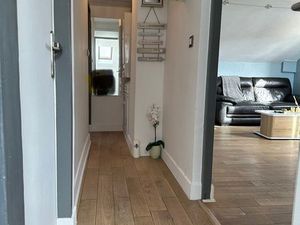 À SAISIR – F2 refait à neuf – Box + jardin – Athis-Mons