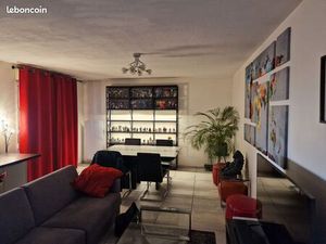 ? À VENDRE – APPARTEMENT T3 – DERNIER ÉTAGE – 68 40 m² – LYON 8e (Avenue Paul Santy) – 220