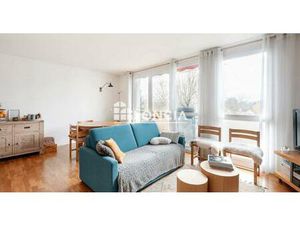 RESIDENCE LES IRIS  RESIDENCE ARBOREE AU CALME A PROXIMITE IMMEDIATE DU CENTRE-VILLE