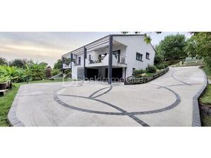 Maison de 212 m² à Belleserre