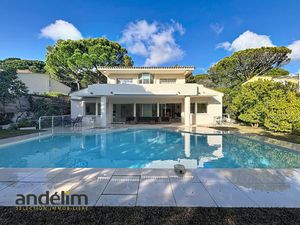 VILLA DE STANDING - 175M2 - BORDURE DE GOLF - VALESCURE