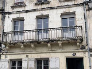 BARBEZIEUX IMMEUBLE AVEC TRAVAUX