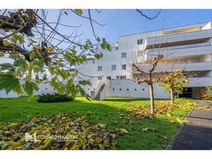 Exclusivité Mérignac Bourranville ? Appartement T2 à moderniser  avec loggia et parking sé