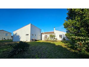 Maison avec terrasse  patio et grand jardin - Vue dégagée