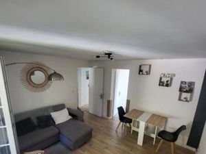 À louer à l année t3