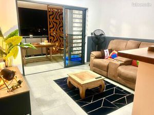 T2 Meublé Route de Baduel - dernier étage -Piscine