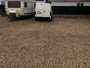 Loue emplacement pour caravane ou camping car
