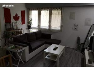 Studio calme avec balcon et ascenseur