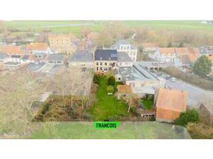 Maison bourgeoise de caractère avec vue dégagée et sortie à…