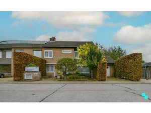 Verrassend ruime HOB met praktijk te Sint-Henricus