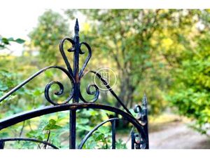 Proche  une demeure unique aux portes des Alpilles