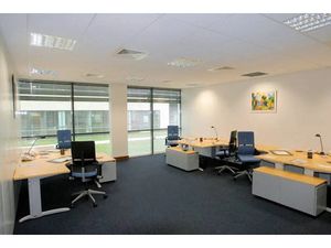 Accès tout compris à un espace de travail professionnel pour 5 personnes à VILLEPINTE  Par