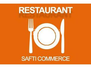 Fonds de Commerce de Restaurant sur le Port face aux bateaux à Saint Raphael.