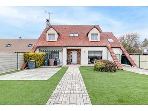 Maison individuelle de 8 pièces de 180 m² située à Bois-d'Arcy