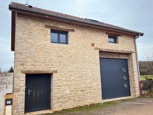 Maison ancienne rénovée de 60 m2  une chambre  garage et terrain