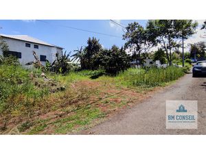 Beau terrain plat de 275 m2 Secteur calme du Tampon (12e)