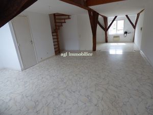 Coeur de Bergues  appartement type 3 avec place de Parking