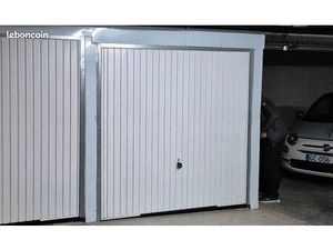 Garage résidence fermée