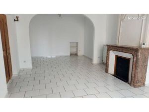 Location maison de village Canet centre