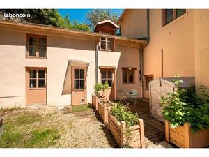 Studio meublé avec terrasse métro Gare de Vaise