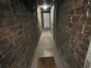 Location - Cave - 92 Clichy