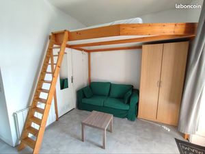 Studio proche meublé  gare  tram et CV