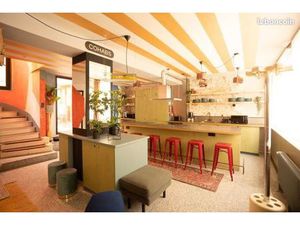 Chambre 5 pièces 300 m²