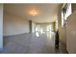 Te huur  ruim  instapklaar 2-slaapkamer appartement geleg...