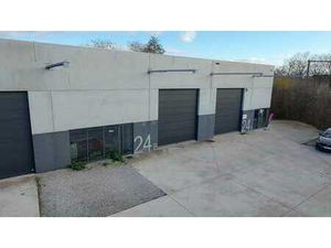 Entrepôt récemment construit d'environ 209 m² mis à disposit