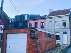 Maison unifamiliale avec jardin à rénover