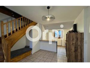 Location maison  72.87 m² T-5 à Beaurepaire  700 €