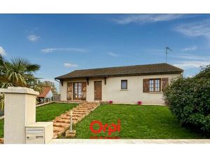 Maison La Chapelaude m² T-5 à vendre  173 000 €