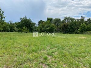 LE SOLER Terrain non constructible