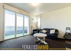 Bel F2 avec balcon à 7 min à pied du RER A !