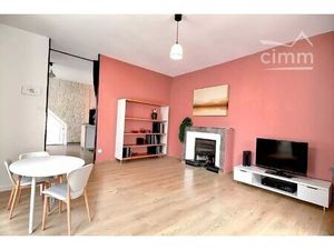 VENTE A DOMENE : APPARTEMENT T3 DUPLEX DANS MAISON