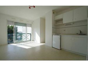Location appartement  m² T-1 à La Rochelle  496 €