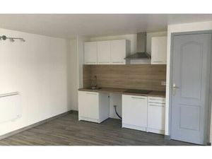 Location appartement  59.68 m² T-2 à Nîmes  557 €