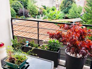 Appartement de type T4 meublé avec balcon et garage fermé sé