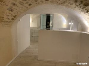 Appartement 2 pièces avec entres indépendante coeur de village Saint Mamert du Gard