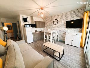 Studio lumineux à 50 m de la plage - Location à l'année