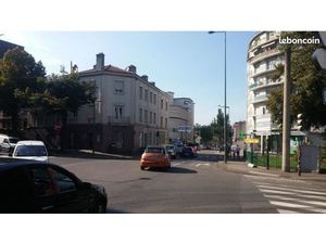 F2 Bellevue square Amouroux proche tram