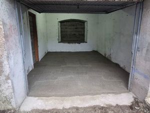 Garage 18m2 + grenier avec electricite