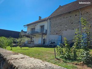 A louer maison T5 130 m² habitable + 1800 m² de terrain à Prémeyzel