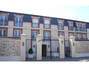 Location appartement  41.88 m² T-2 à Fontainebleau  982 €