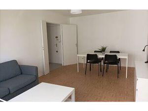 Location appartement  49.77 m² T-2 à   836 €