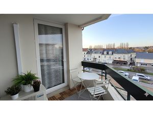 BEL APPARTEMENT AVEC BALCON PROCHE CENTRE VILLE